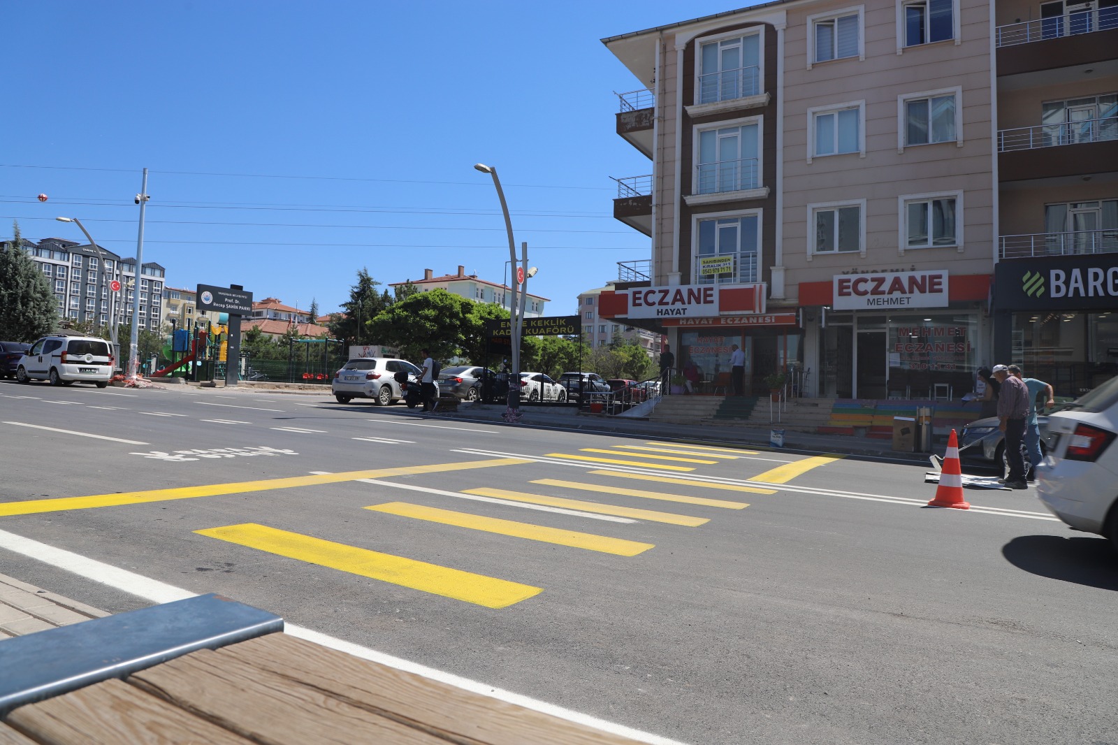 devlet-bahceli-bulvarinda-yaya-gecidi-calismalarimiz-araliksiz-devam-ediyor